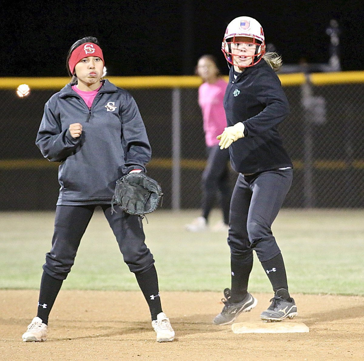 Image: Bailey Eubank turns a single into a two-baser to start Italy’s championship game against South Grand Prairie.