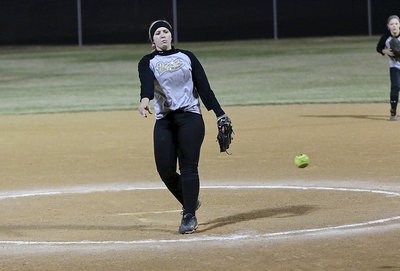 Image: One last pitch from Jaclynn Lewis seals the deal as South Grand Prairie is caught looking and Italy walks off with the 1st place trophies!