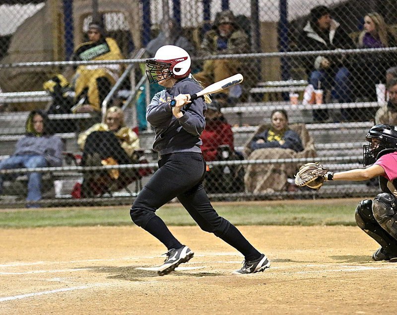 Image: Italy’s Hannah Washington tries to make something happen late in the contest.