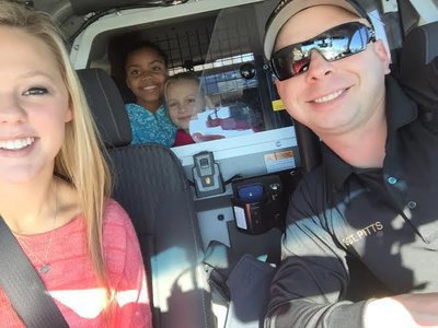 Image: Selfie time: Sgt Pitts, Bailey Eubank, Shamiyah and Kaylee
