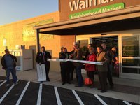 Image: Mayor Hobbs cut the ribbon at Walmart’s opening ceremony