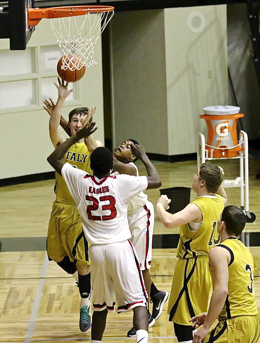 Image: Gladiator Gary Kincaid(2) was a man on a mission Friday night for the Gladiators.