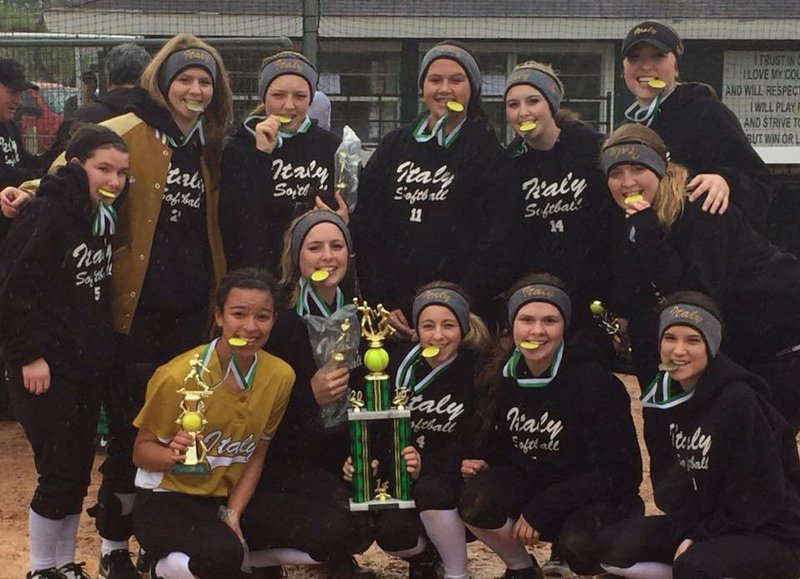Image: Yum! Italy’s Lady Gladiators enjoy the sweet taste of a tournament championship!