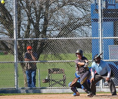 Image: Lady Gladiator Hannah Washington(8) goes deep against the Lady Polar Bears.