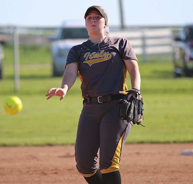 Image: Jaclynn Lewis(15) goes the distance to secure a win for the Lady Gladiators against Frost.