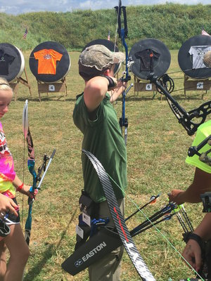 Image: Hunter Hinz takes him at his friends t-shirt! It’s tradition that teammates at parents shoot graduating seniors club t-shirt at their last state meet. Hunter’s teammate Ben Terry recently graduated Waxahachie High School and is headed to Texas A&amp;M University on a 4-H scholarship. It’s a fun way to say goodbye!