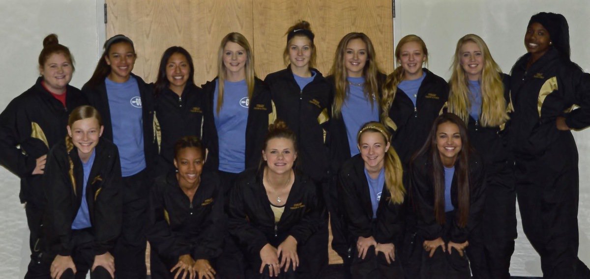 Image: Italy Lady Gladiators 2015 Cross-Country Team that competed in Regionals, Top Row L-R: Reagan Jones, April Lusk, Marlen Hernandez, Brooke Deborde, Halee Turner, Jozie Perkins, Brycelen Richards, Hannah Washington, and Janae Robertson.
Bottom Row L-R: Taylor Boyd, T’Keya Pace, Lillie Perry, Britney Chambers and Ashlyn Jacinto.