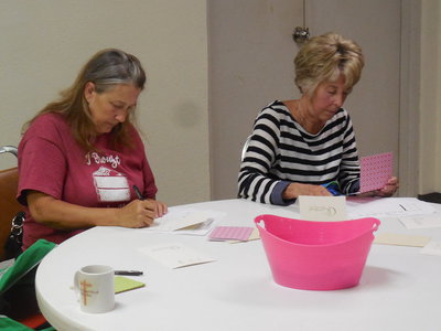 Image: Heartfelt notes are written for the students.