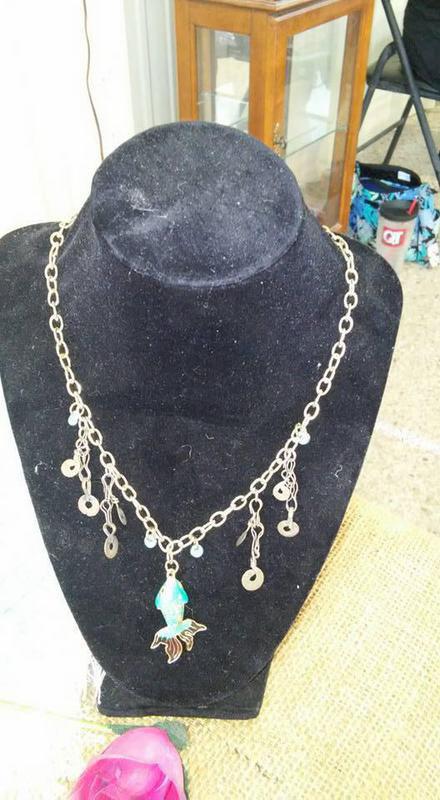 Image: Unique necklace.